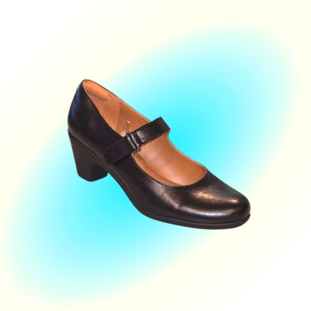 Easy Spirit Black Heels